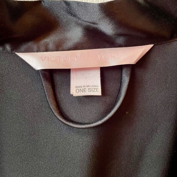 VINTAGE BLACK SATIN VICTORIA’s SECRET ROBE SIZE OS EVC - Picture 3 of 4